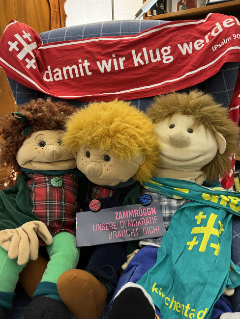 Pauline, Paul und Kalle rücken zusammen für die Demokratie
